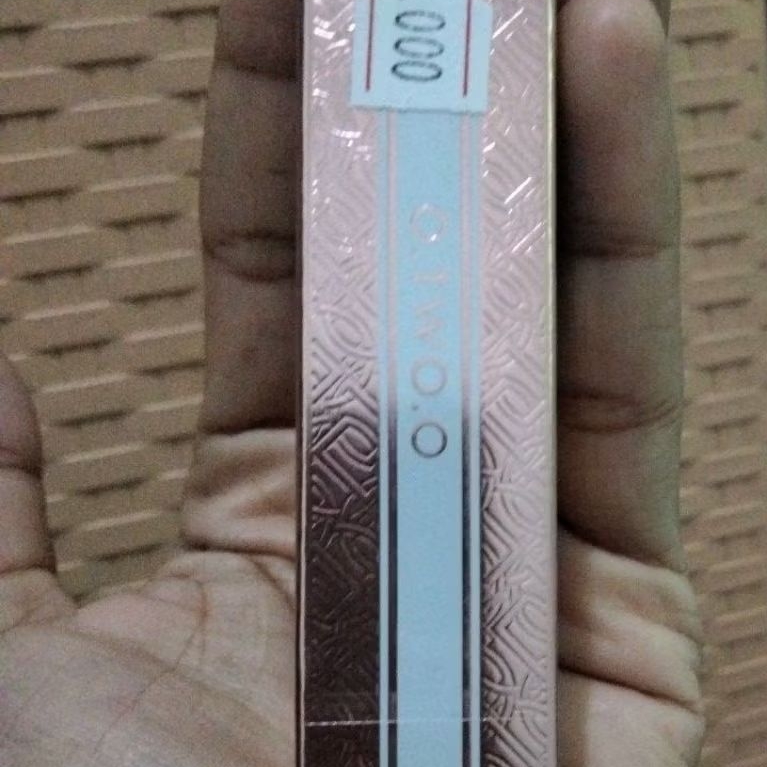 o.two.o houte hydrating satin lipstick