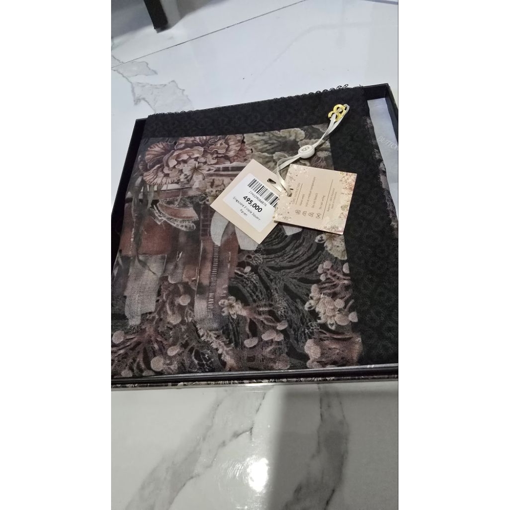 buttonscarves singapore 2.0 raven