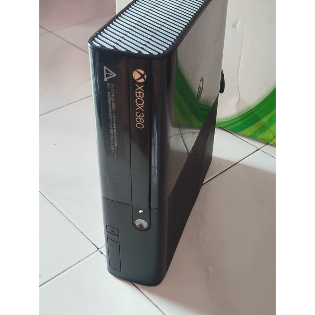 Xbox 360 E mati total