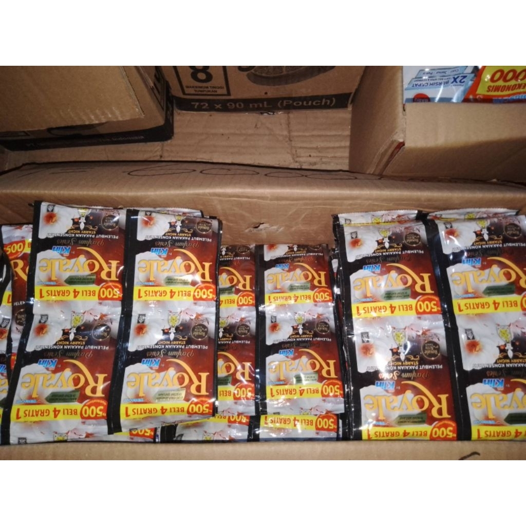 Soklin Royal Pewangi Pakaian Sachet (1 Renceng isi 12 Sachet)