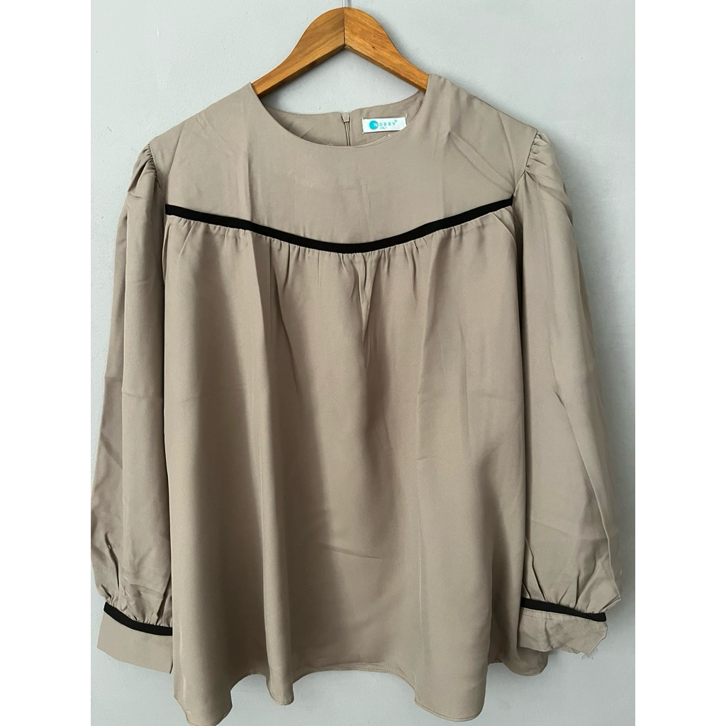 blouse by nobby