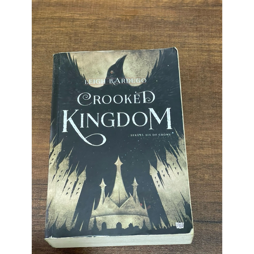 Six of Crows & Crooked Kingdom (preloved)