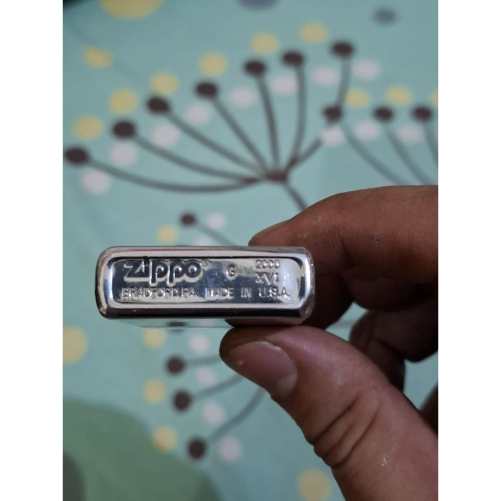 Zippo tahun 2000 insert tahun akur Zippo