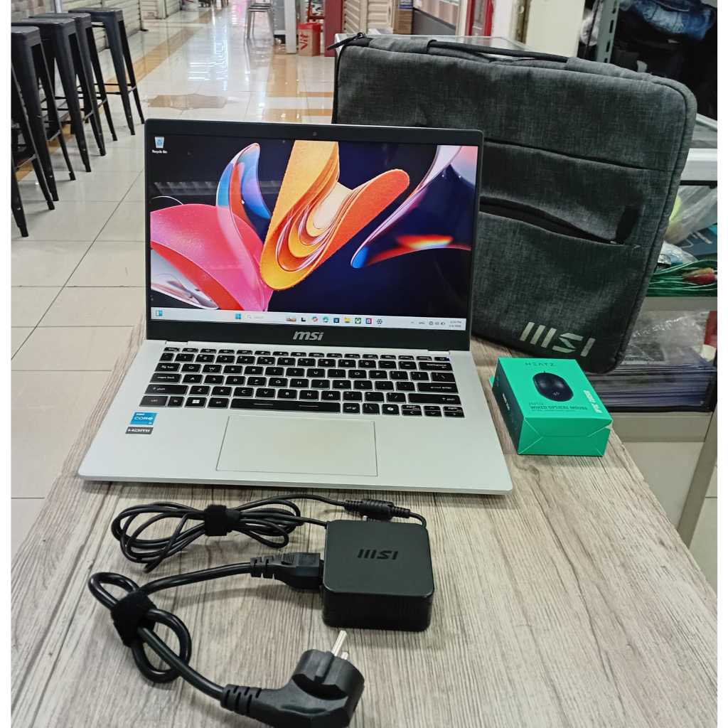 Laptop Leptop MSI MODERN 14 C12MO I3 1215U 8GB 512GB SSD  Msi modern14 b11mou I5-1155g7 8gb 256 gb V