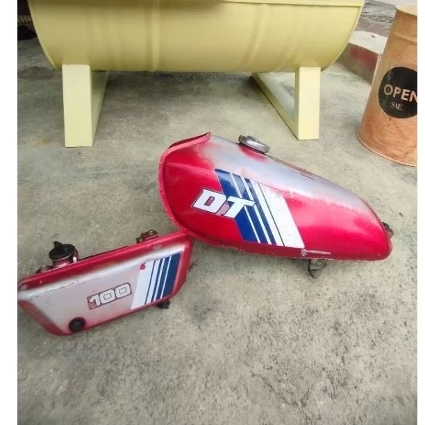 Striping Tangki Yamaha DT100 Decal Tangkioli Perbandingan Ukuran Detail Presisi 1:1 Dengan Orisinil 