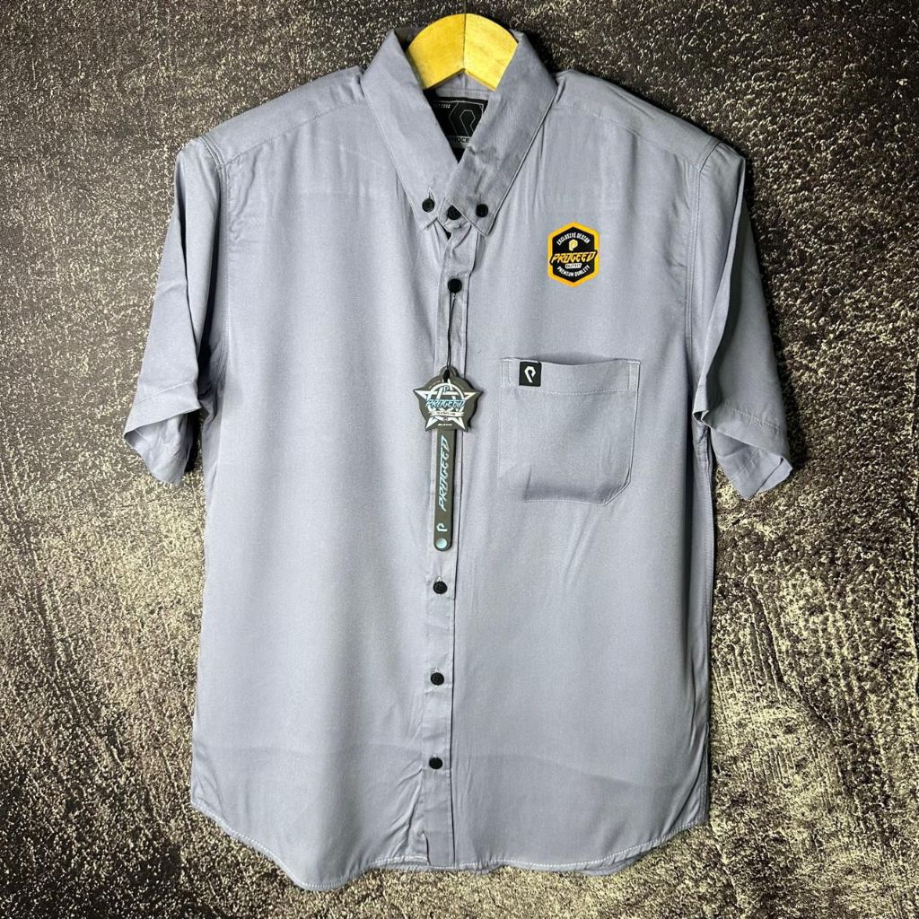 Kemeja Hem T-shirt Pria Lengan Pendek Motif Polos Soft Warna Biru Muda Soft Blue