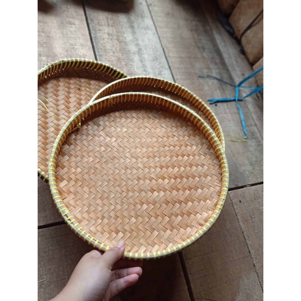 TAMPAH BAMBU MINI 25CM TALI KUNING TAMBIR BAMBU BULAT ALAS TUMPENG PIRING SAJI