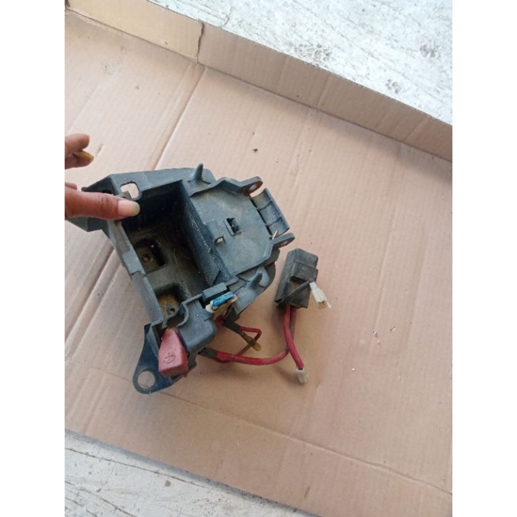 cover box aki untuk motor Yamaha Jupiter MX new old plus kabel aki original tinggal pasang