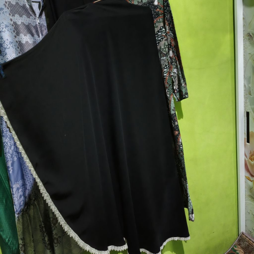 bekas / preloved JILBAB Khimar Alsyahra RENDA DAN HANDSPLIT BISBAN HITAM WARNA Jetblack nonpad free 