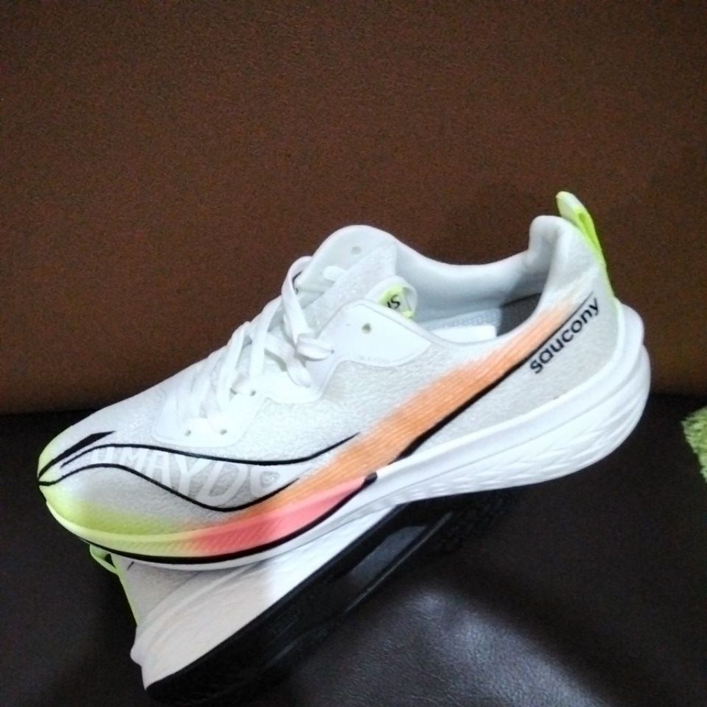 sepatu sport saucony size 44