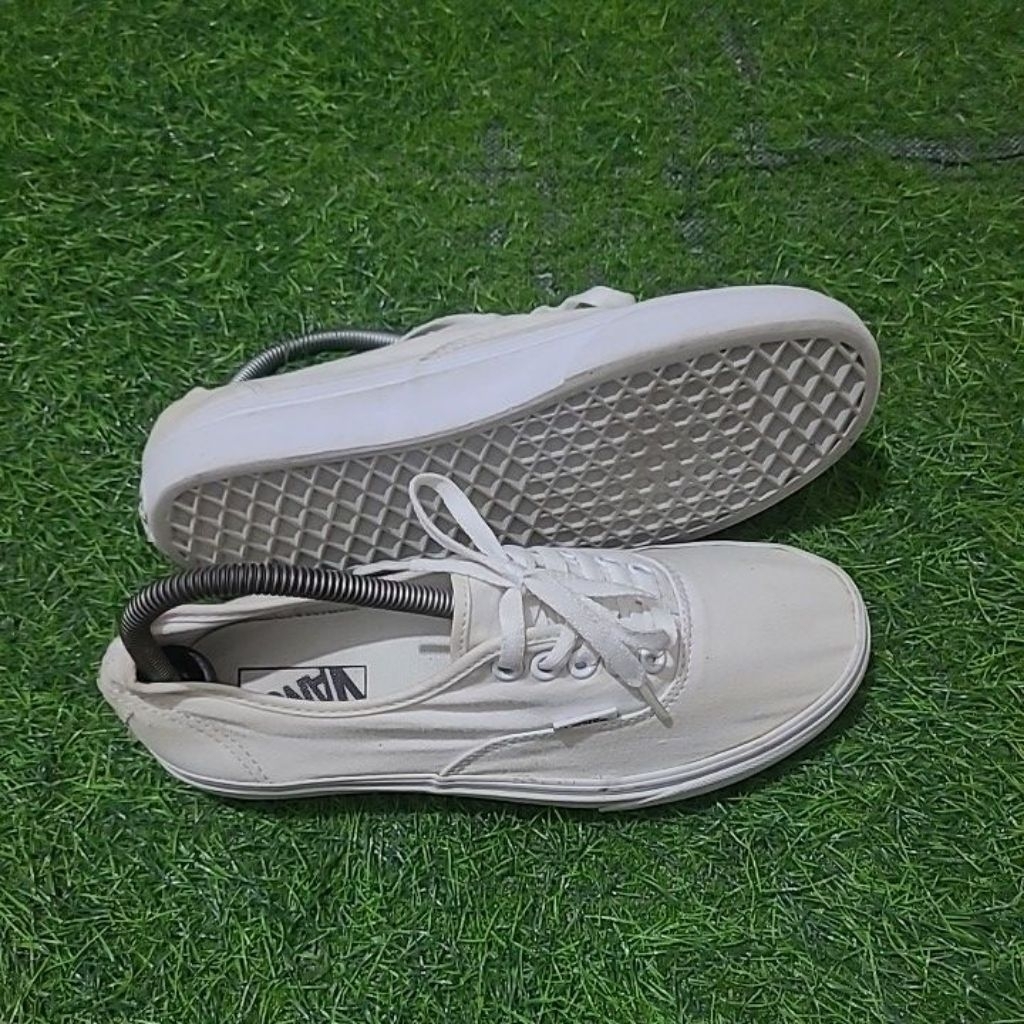 sepatu sneakers vans authentic size 39