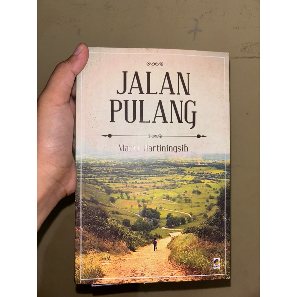 Novel Jalan Pulang - Maria Hartiningsih