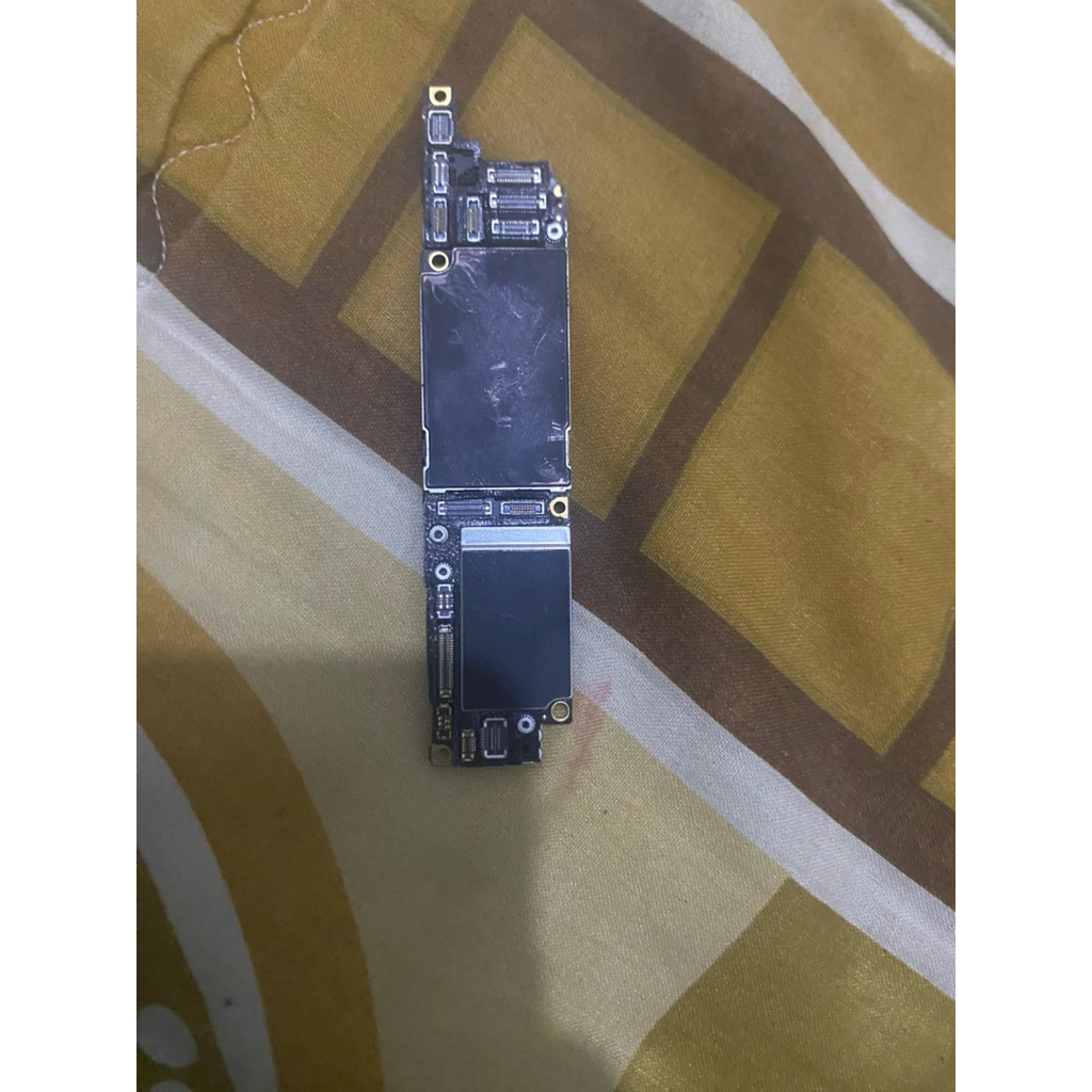 mesin iphone XR128gb lock icloud