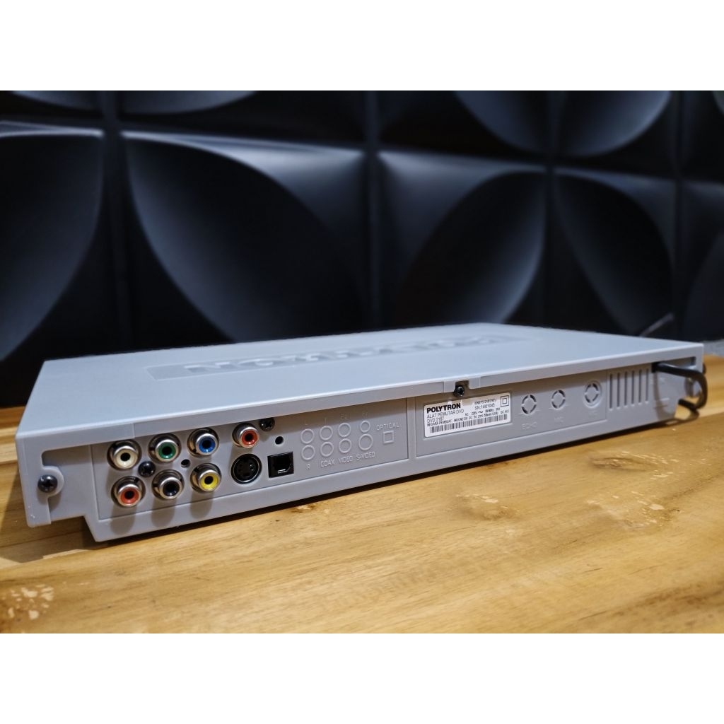 DVD Player Polytron 2167/G (U) ALAT PEMUTAR DVD POLYTRON  ( FREE PACKING KAYU)