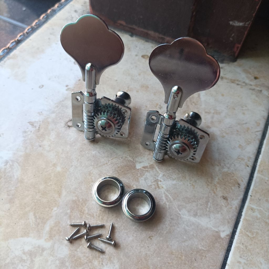2 pcs dryer gitar bass model FENDER, made in CHINA