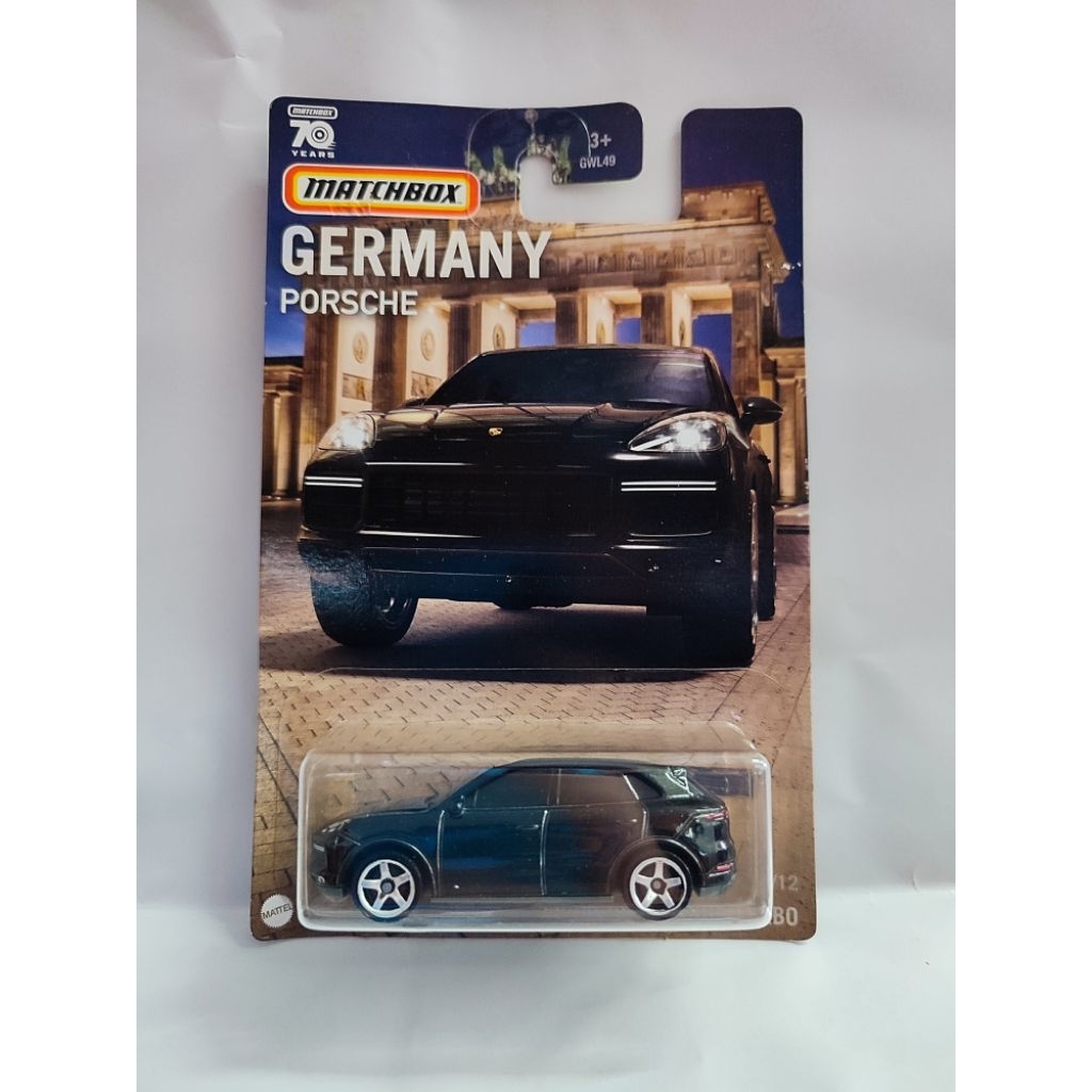 Matchbox Porsche Cayenne Turbo Hitam