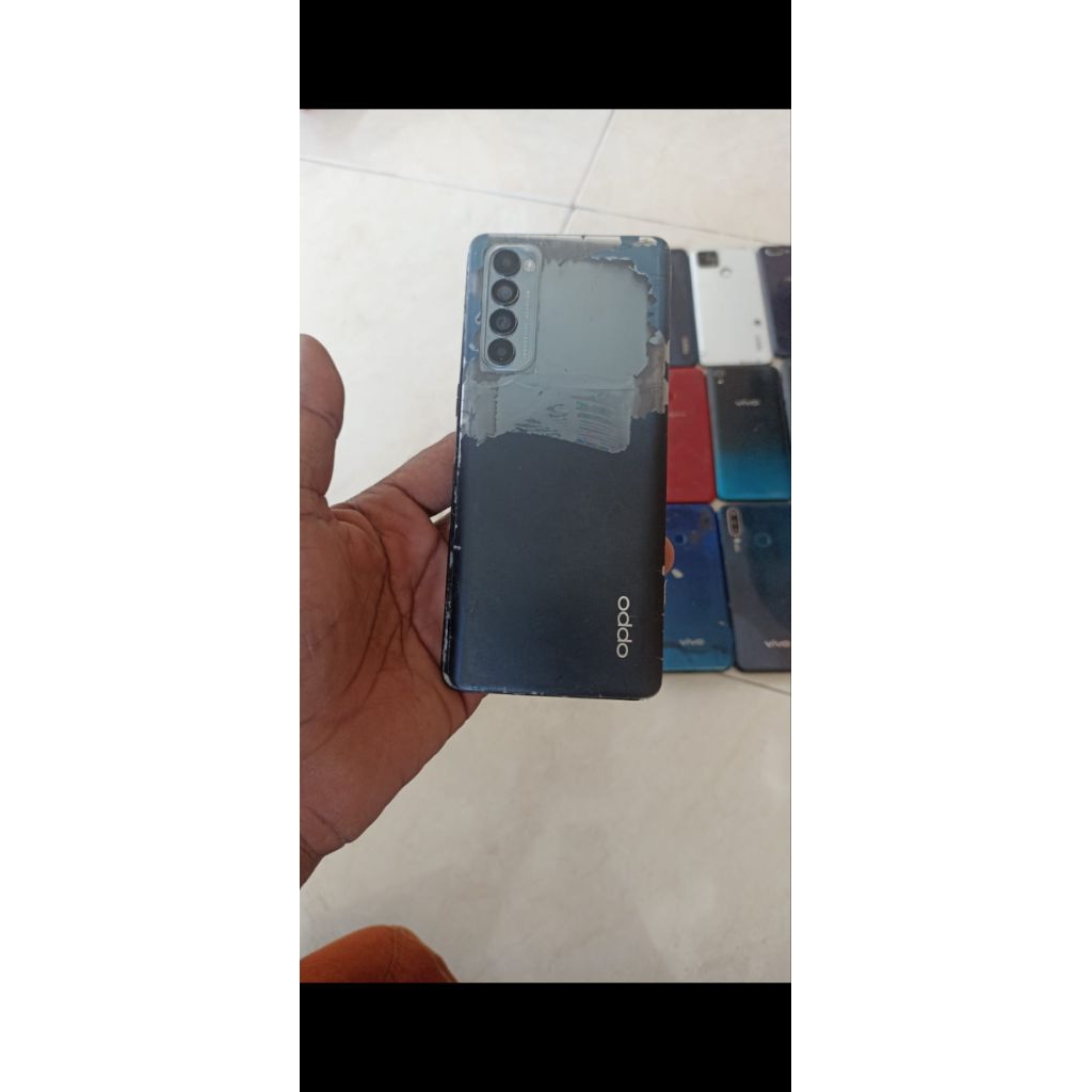 reno 4 pro minus cek deskripsi