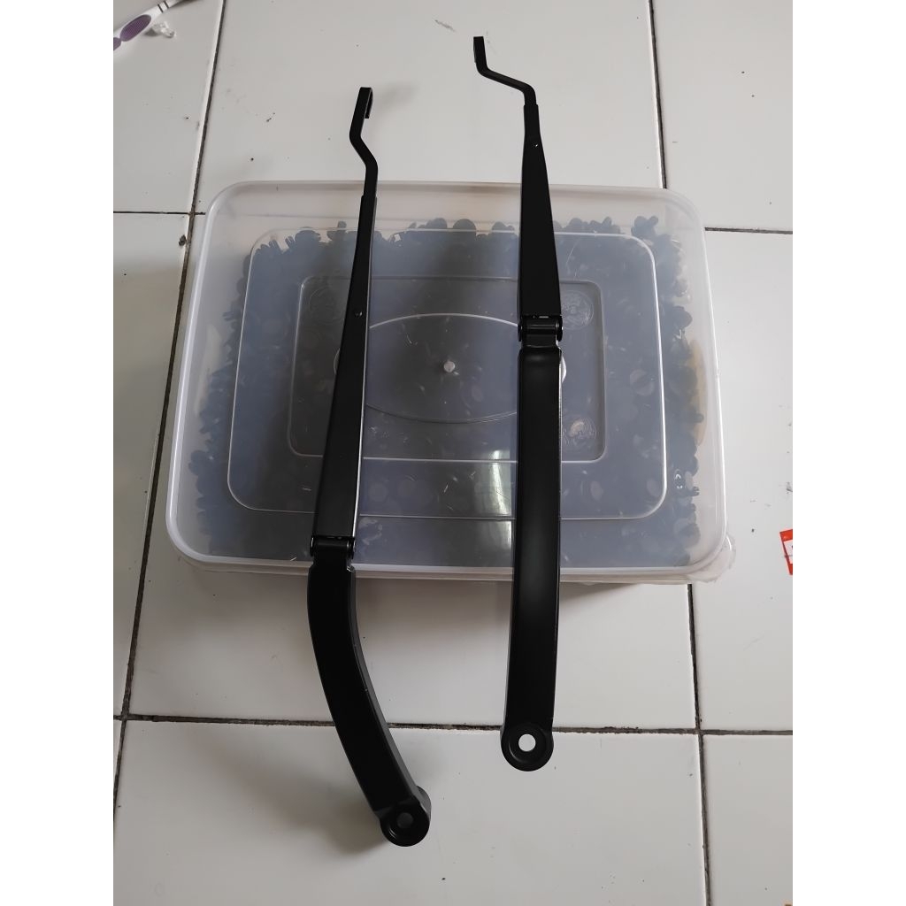 tangkai wiper fortuner vrz original