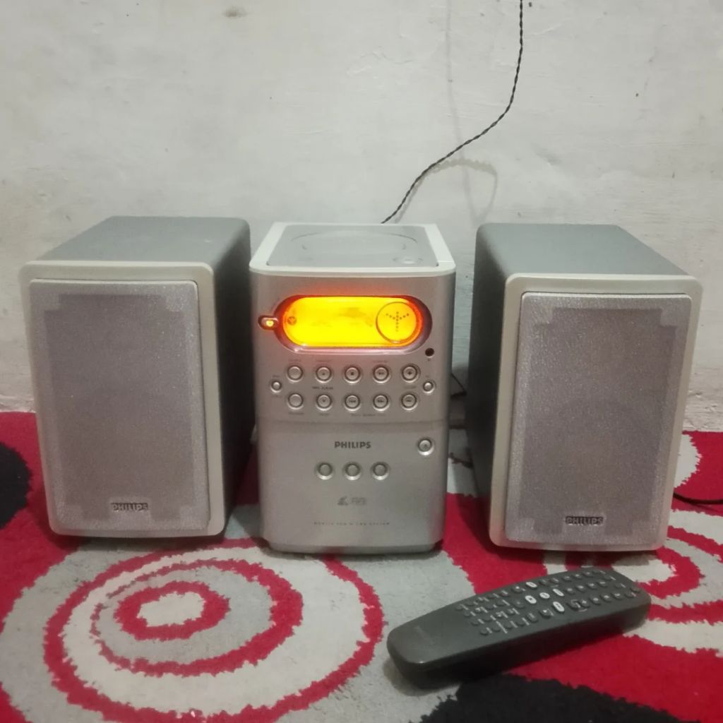 Philips MCV250 VCD CD audio tape cassette player radio FM MW 2 sepaker internal tape compo boombox
