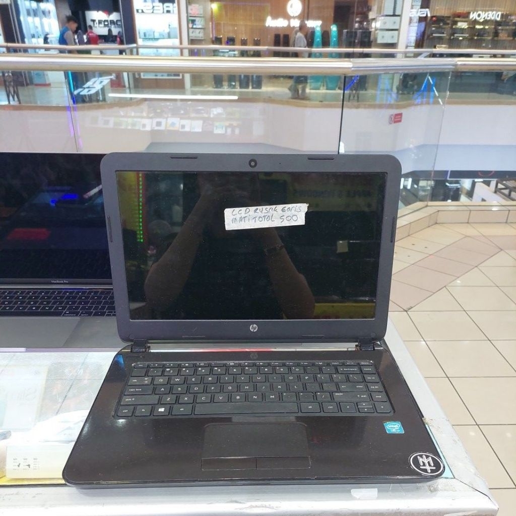 Laptop hp 14-r018TU mati total minus lcd rusak, tanpa ram, tanpa ssd, tanpa baterai jual casing dan 