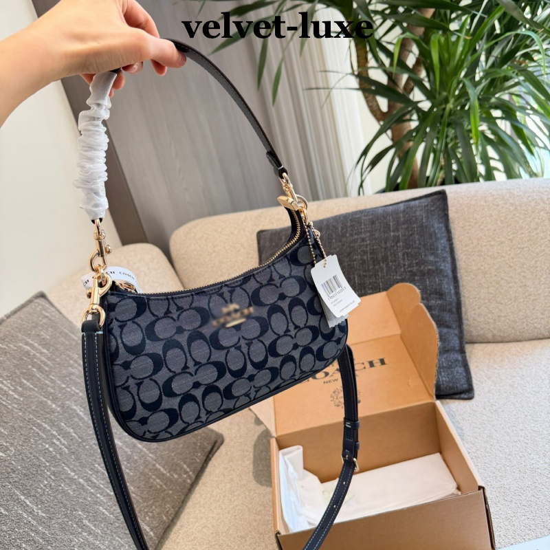 CA548 Women bag teri shoulder crossbody bag in signature canvas