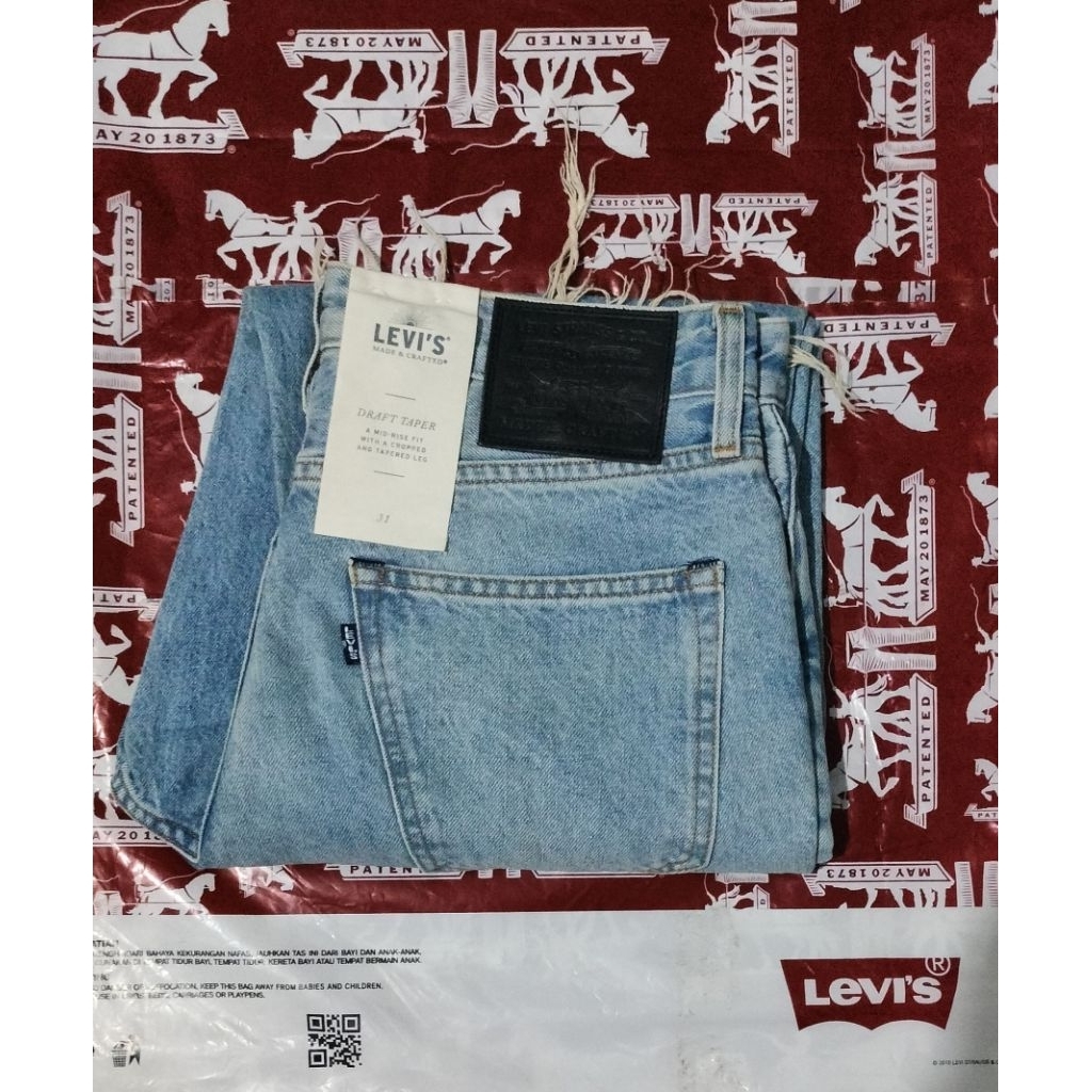 Celana Jeans LMC Original Size 31 Draft Taper Cropped Ripped Jeans / Denim Robek Crop Ligh Blue