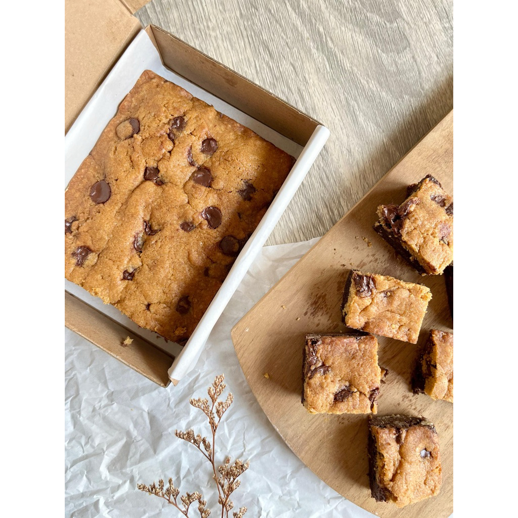 Fudgy brownies soft cookies