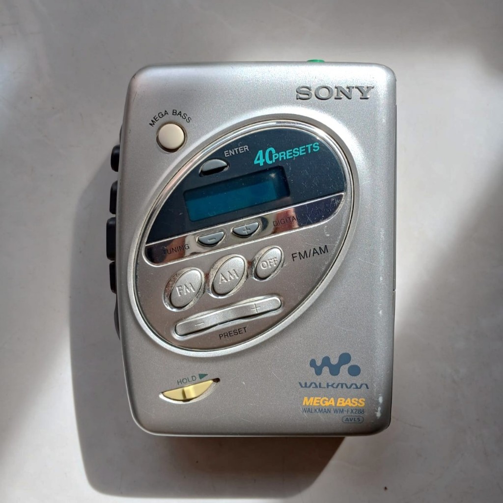 Walkman - Sony WM-FX288 Mega Bass AVLS - Bonus Kaset Pita Random