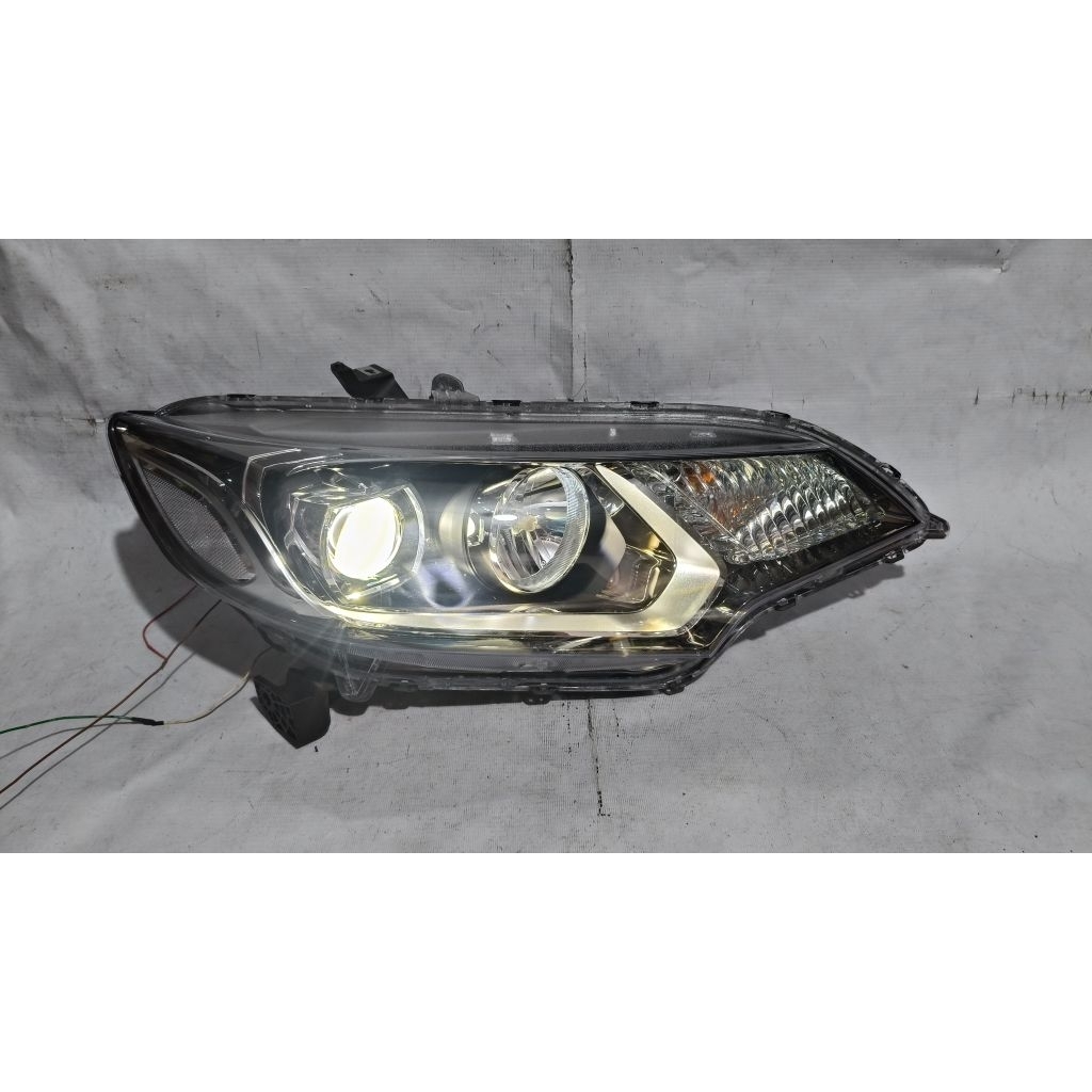 Lampu Depan Headlamp Honda jazz GK5 2017