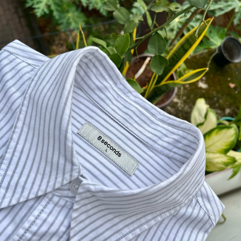Kemeja Oxford 8 SECONDS Striped White (2XL)