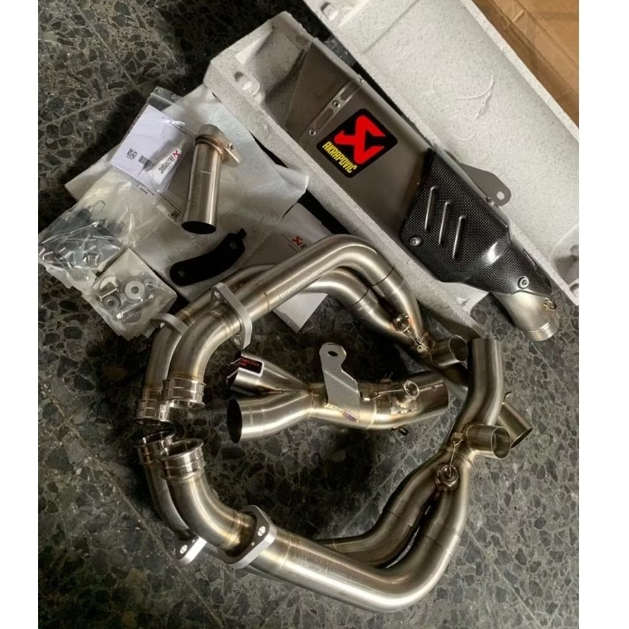 KNALPOT AKRAPOVIC EVOLUTION LINE GP SQUARE YAMAHA R6 S-Y6R9-APT