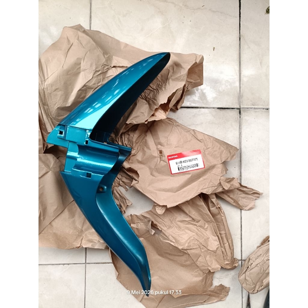 61100 kev 880FMM Slebor depan spakbor fender Honda supra lama original AHM warna biru tosca toska