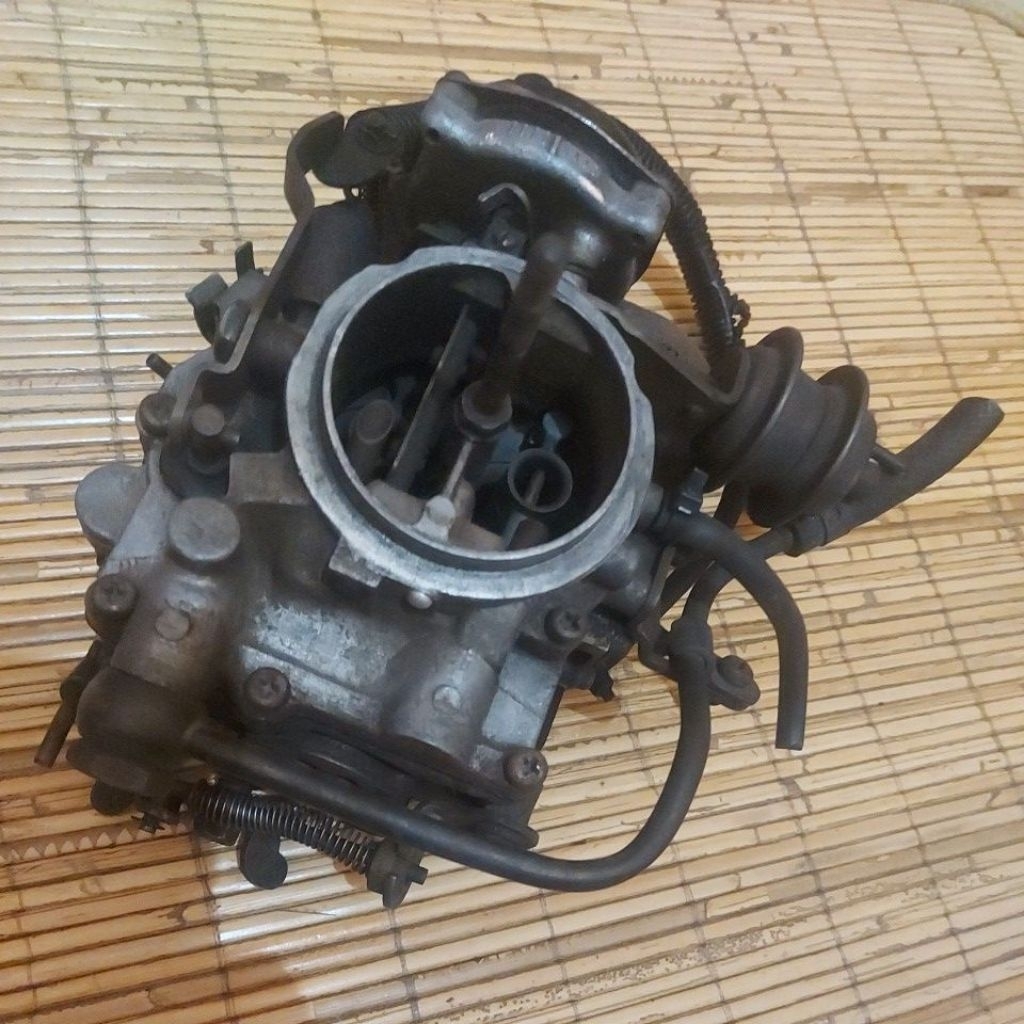 Karburator corolla twincam/ AE92