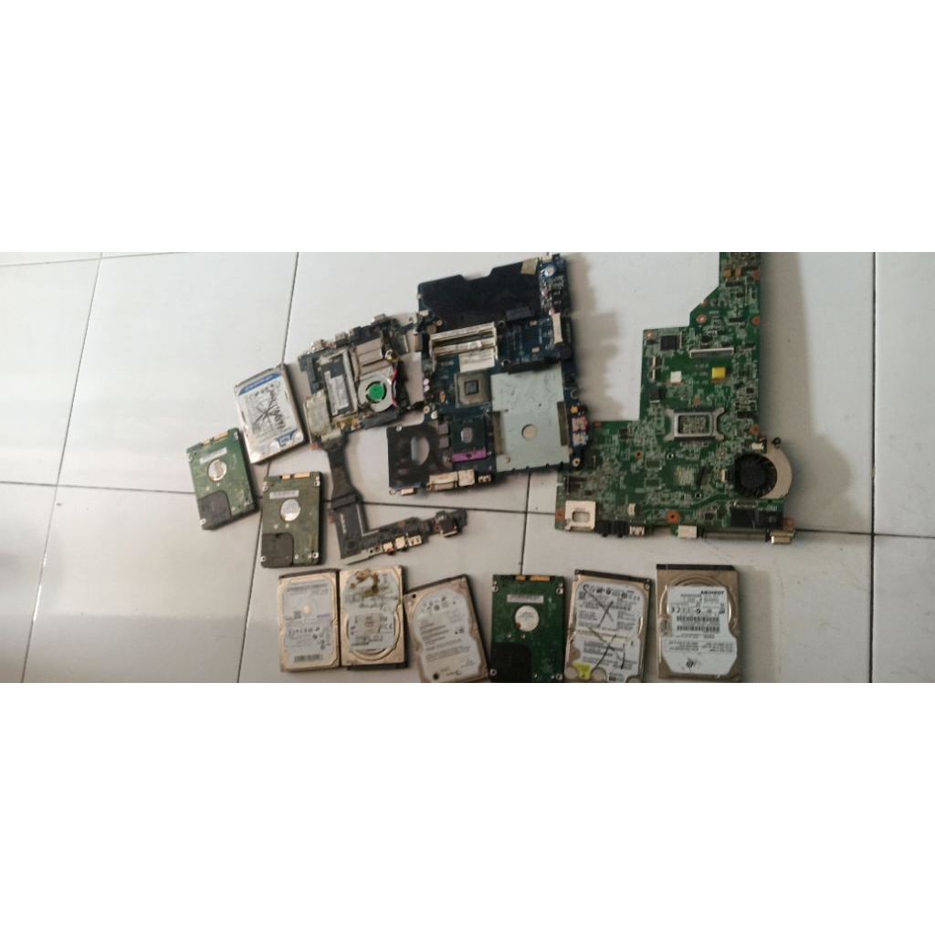 hardis laptop rusak