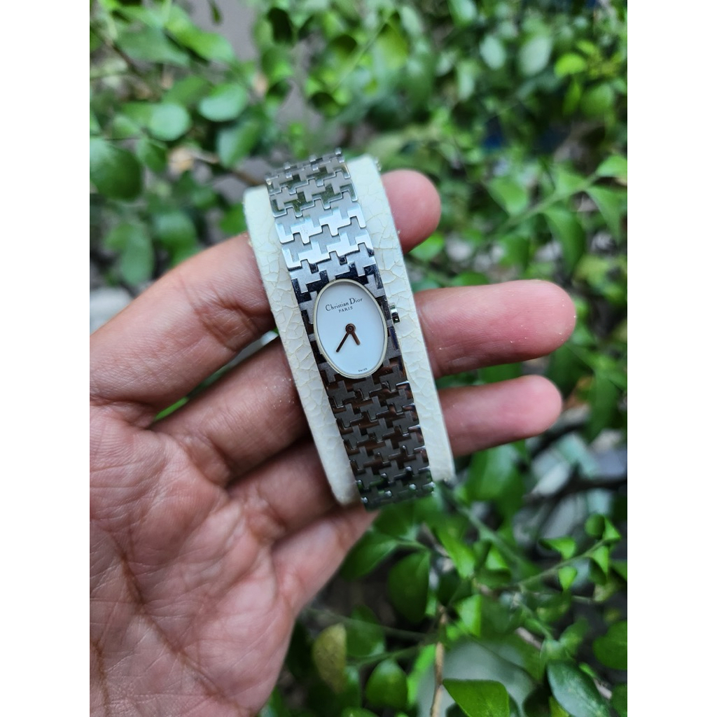 jam tangan Christian Dior