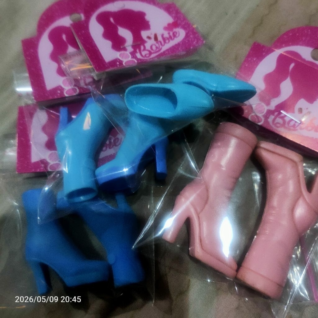 Aksesoris Barbie Sepatu winx club bisa barbie