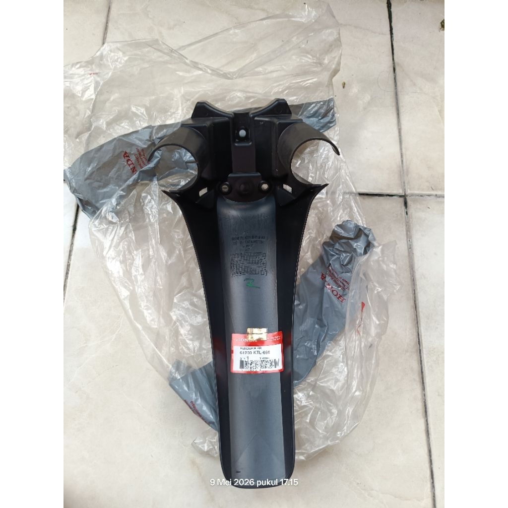 spakbor slebor fender  depan  B bagian belakang honda   Supra fit new Supra x 125  Batman 61200 kTL 