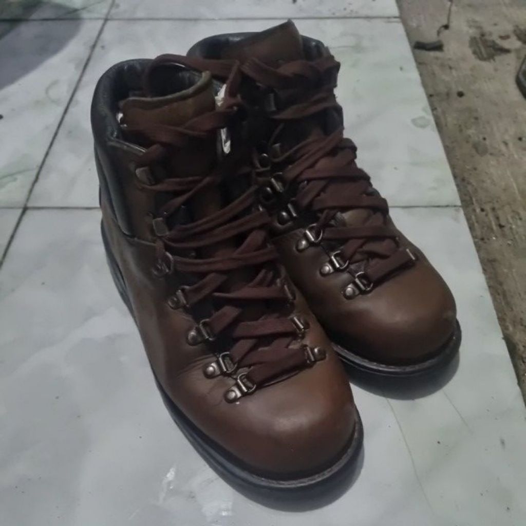 Sepatu boot kulit seken elcanto size 42 insole 265