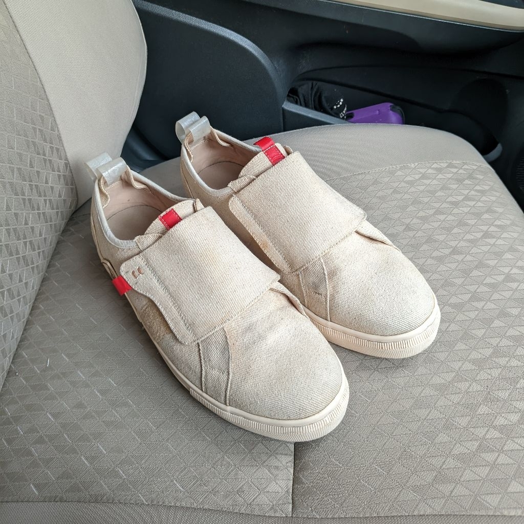 Sepatu Pijak Bumi Slip On - Soybean (Off-White) - Size 43 (Fit to 44) 28cm second