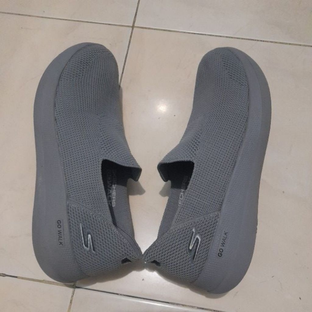 Skechers Go Walk Stability Slip On