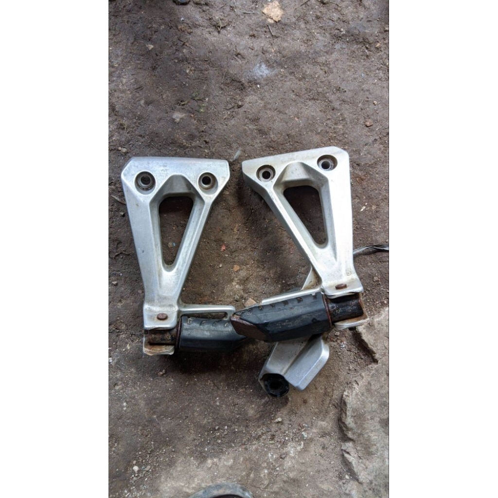 step belakang revo absolute