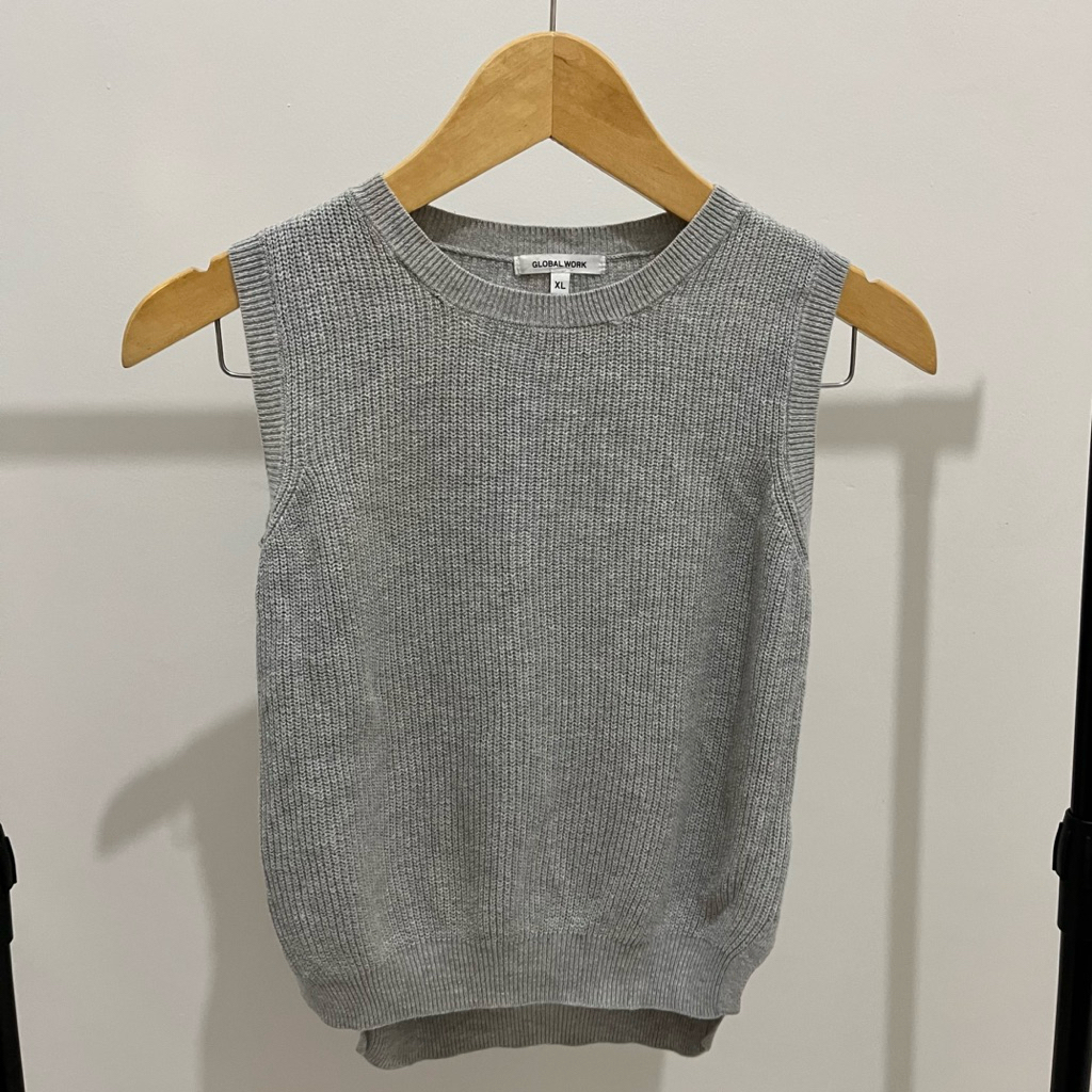 (Perhatikan deskripsi) Preloved vest rajut no minus brand global work