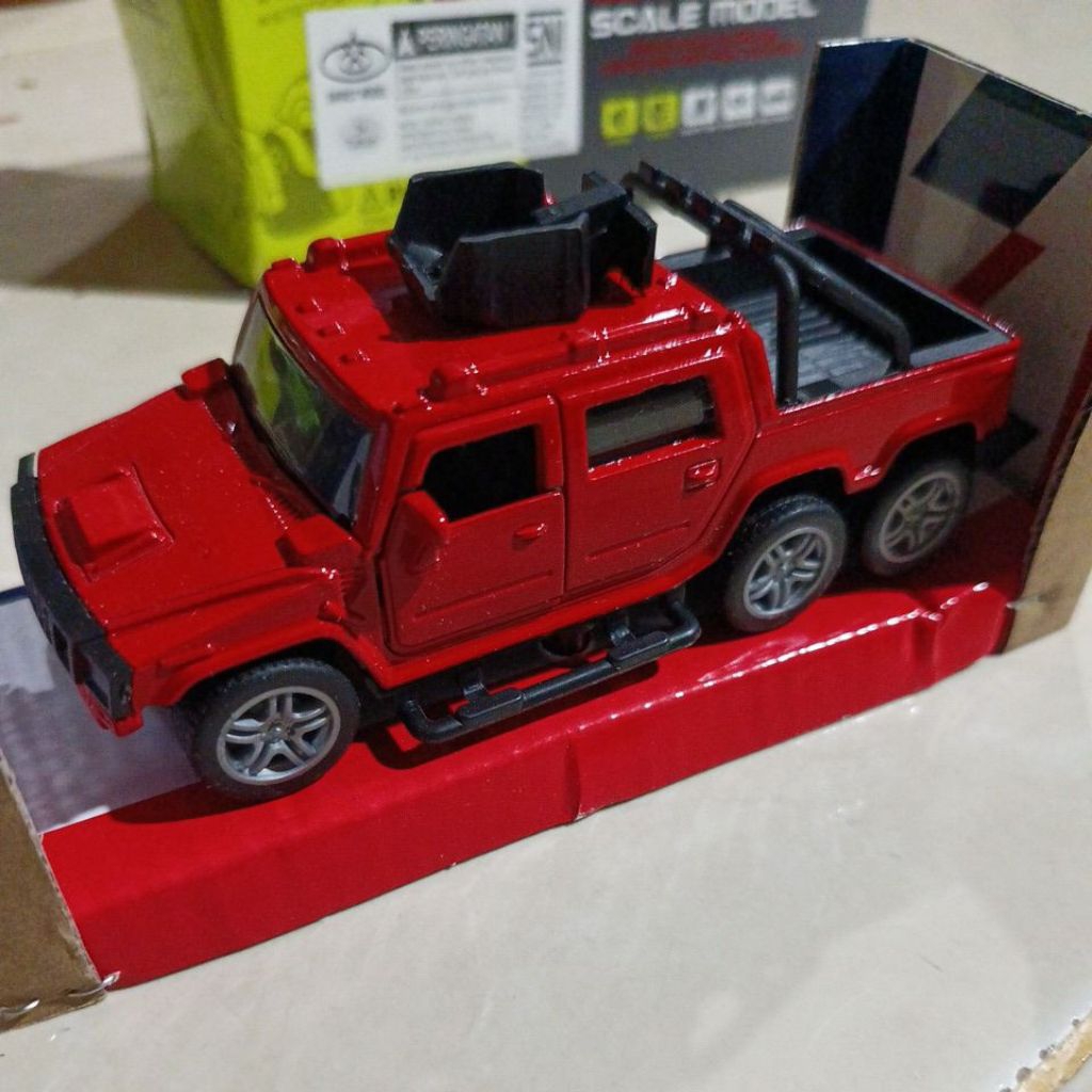 Mainan mobil diecast humer merah open the door