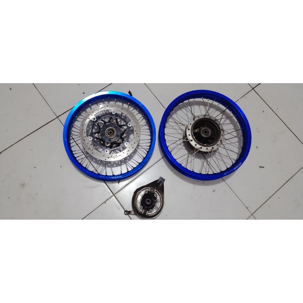 velg jari-jari depan belakang bekas pemakaian Megapro primus