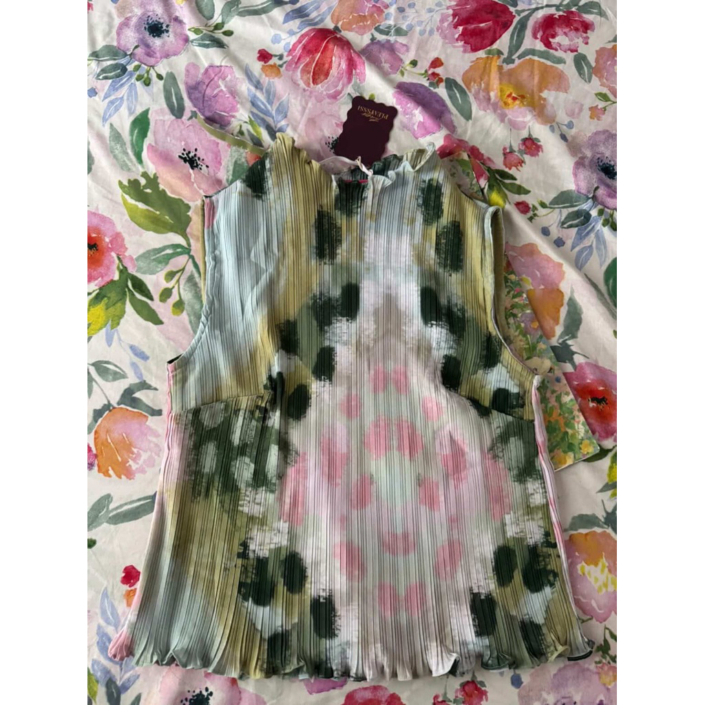 pleatsssi claude (NEW)