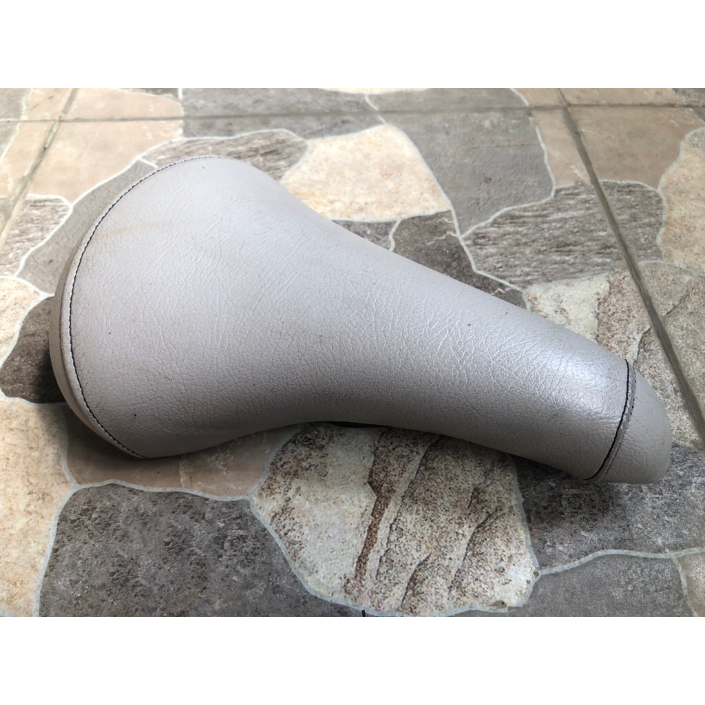 Sadel Sepeda Abu Abu Copotan Sepeda Wim Cycle Roadtech sadel sepeda wim cycle abu abu sadel abu abu 