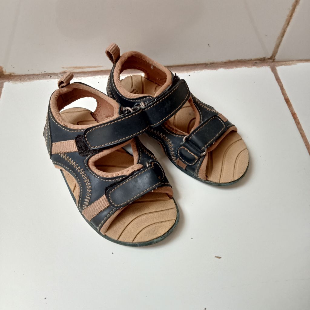 Preloved sepatu bayi Little M