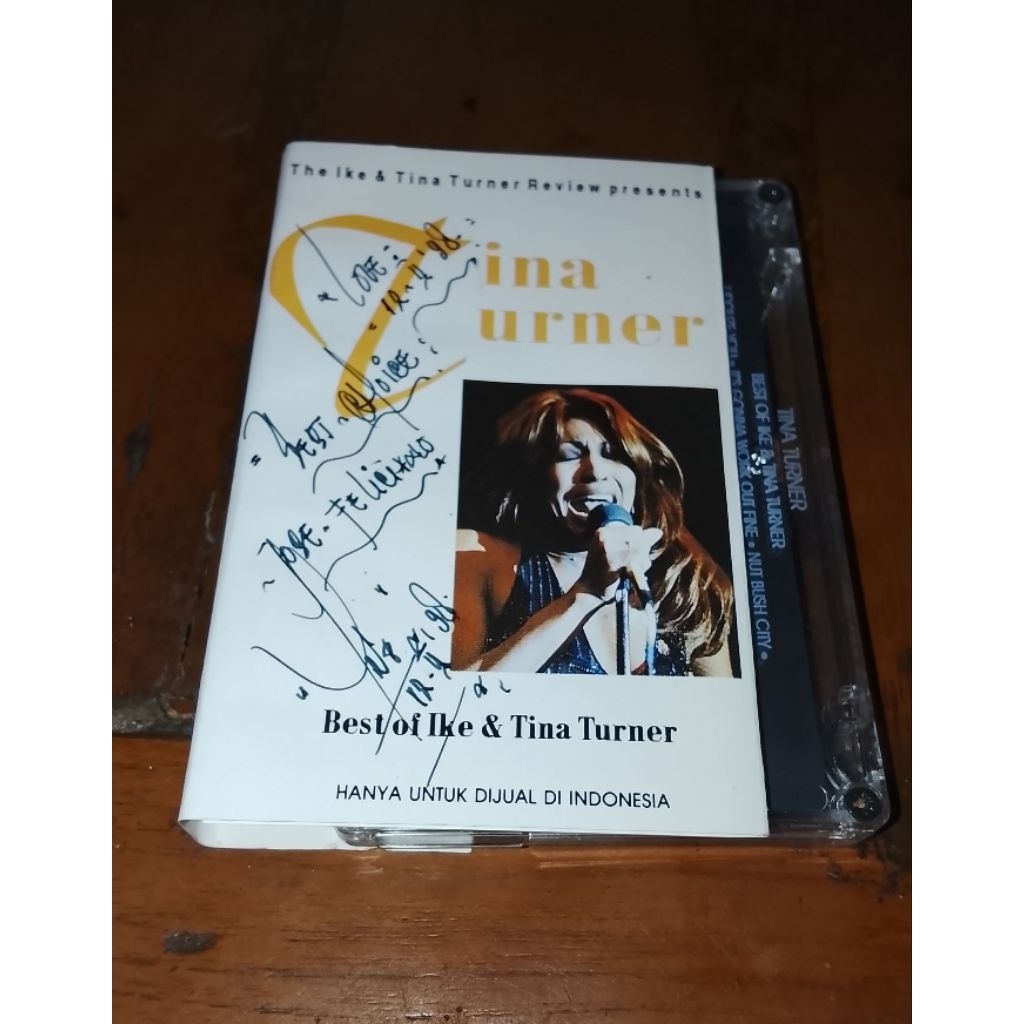 Kaset pita Tina Turner