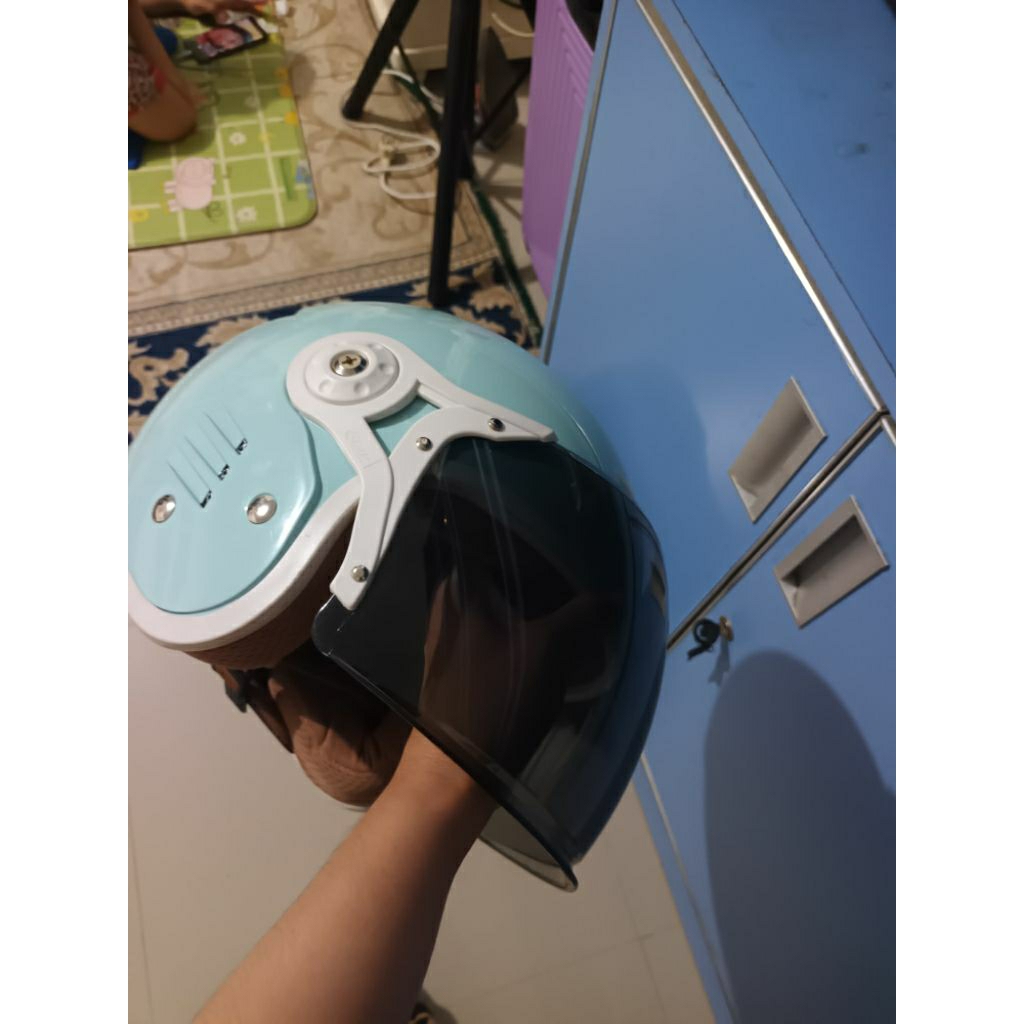 helm cantik