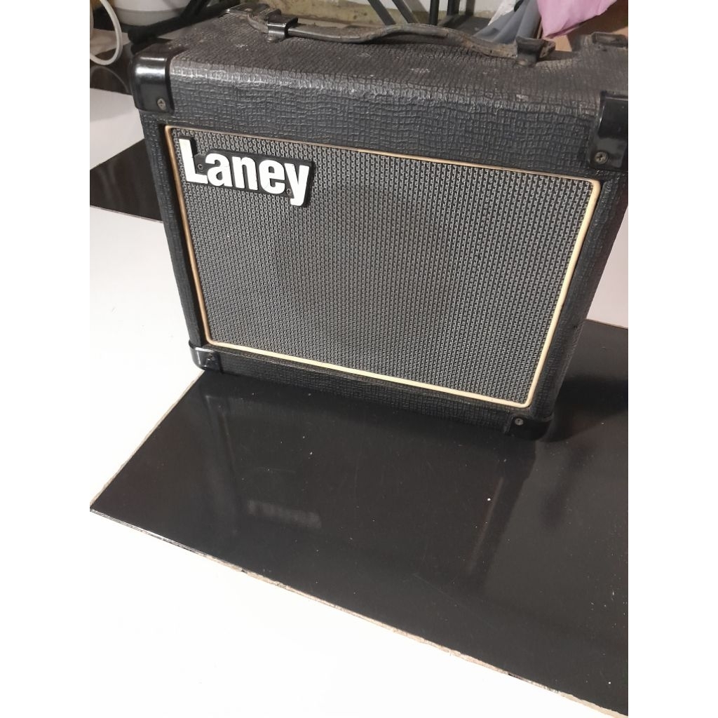 ampli gitar merk LANEY LG12 ORIGINAL